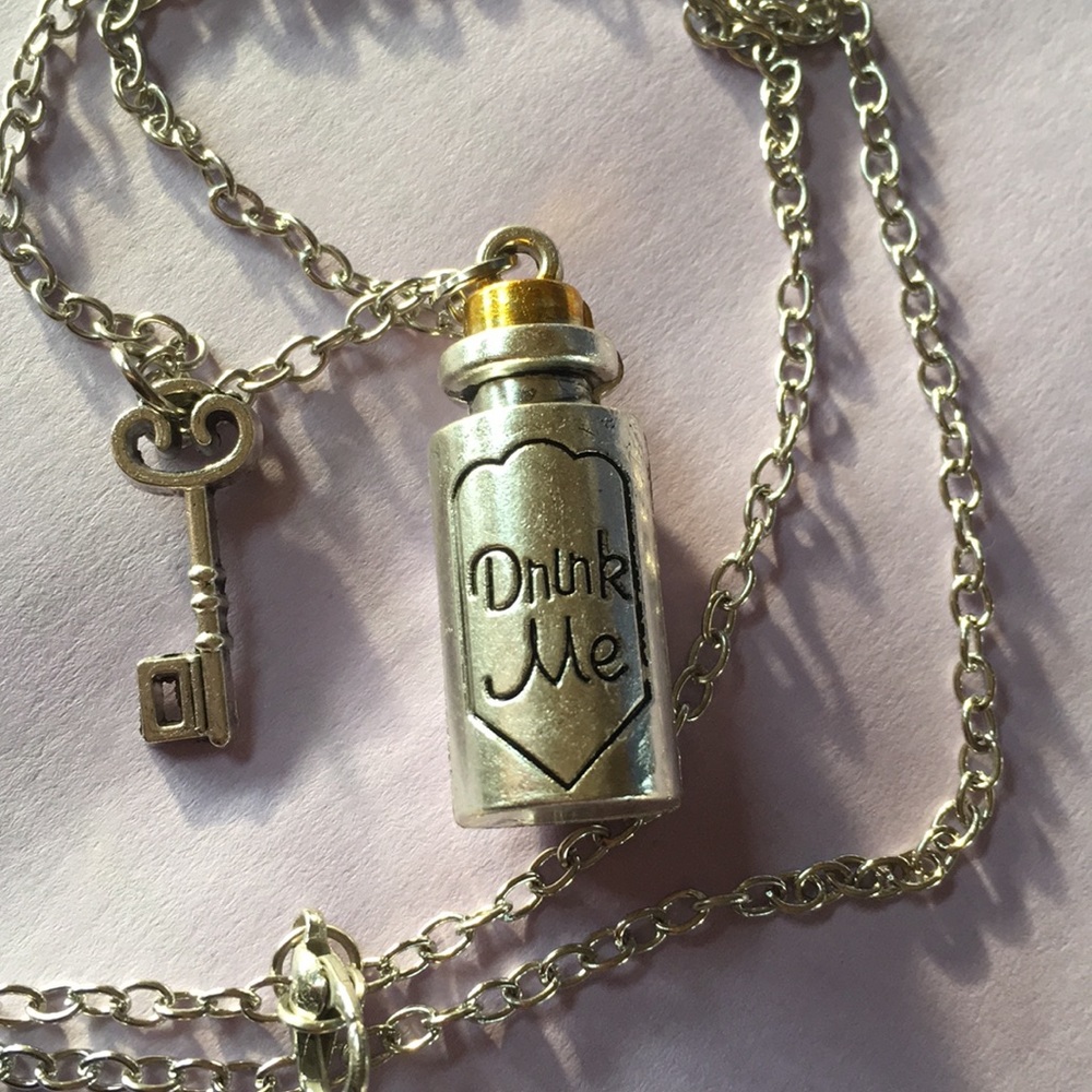 New Drink Me Alice in Wonderland Necklace w/ Key